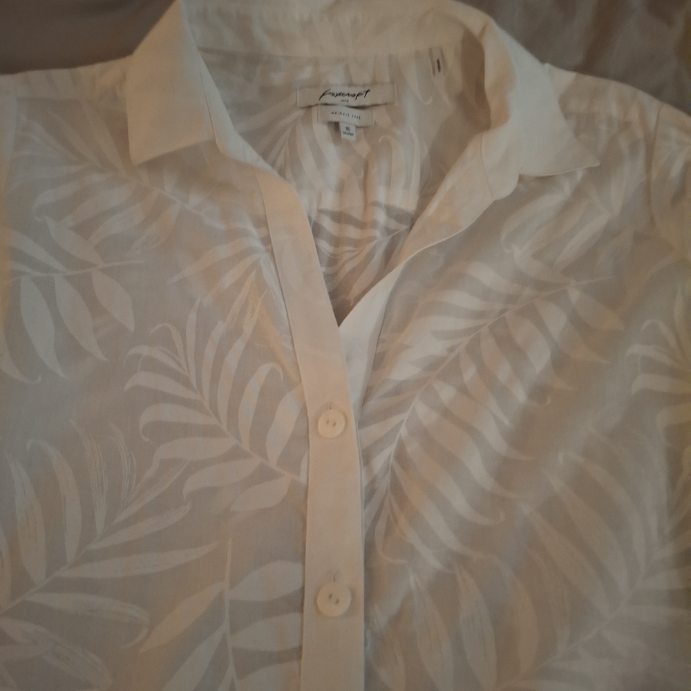 Foxcroft Women's Cream Leaf Pattern Tunic Shirt - Picture 7 of 10